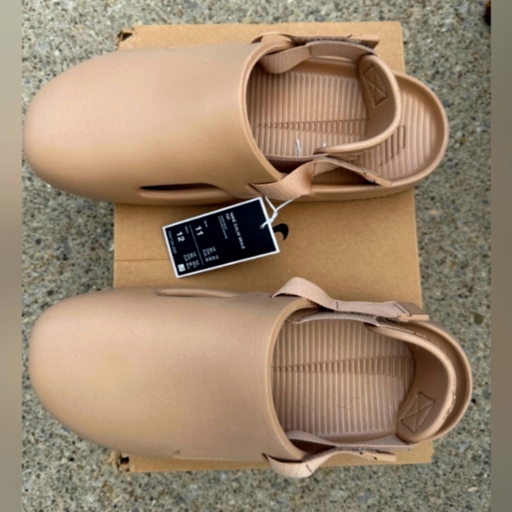 Men's Nike Mules       (sandals/slides)